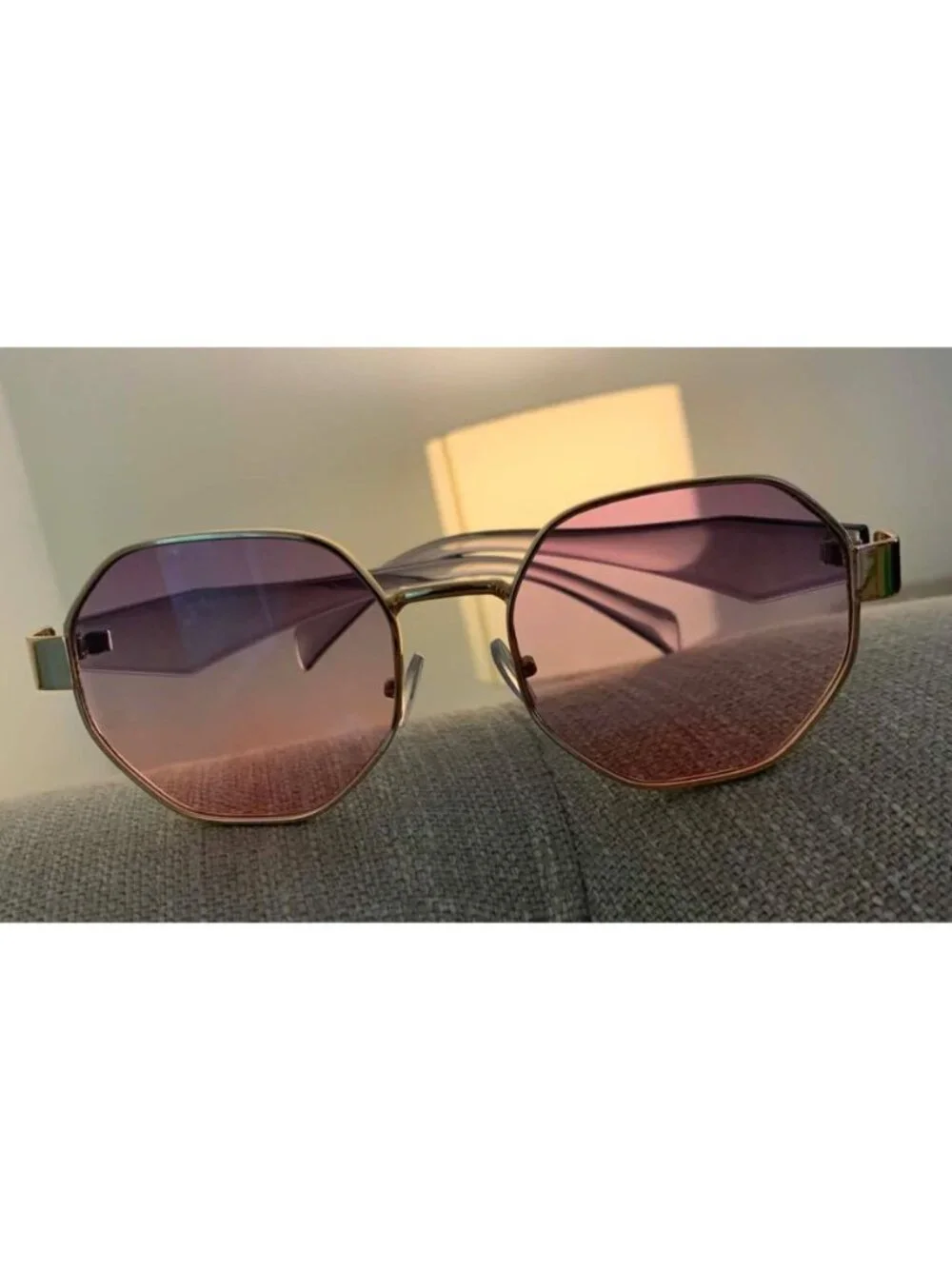 Unisex Vintage Style Octagonal Gold Frame Sunglasses W/ Grey-Pink Gradient Lens